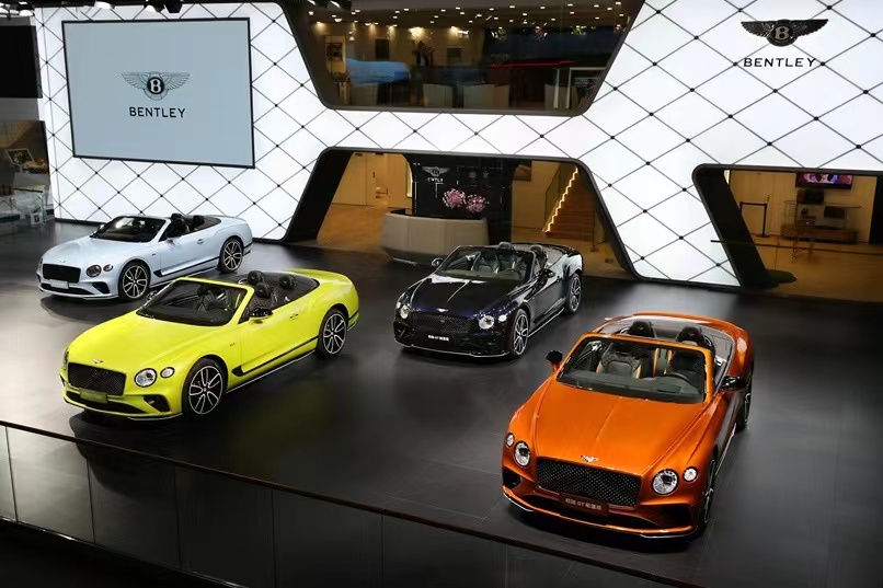 宾利电动suv_宾利电车价格_宾利的豪华与电动化：未来的汽车趋势