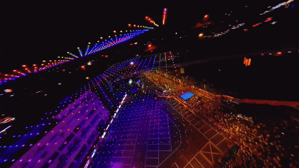 编程无人机比赛视频_无人机的编程与表演艺术的结合_无人机编程表演用什么语言