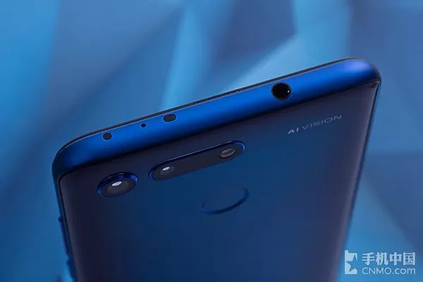 荣耀手机的镜头是什么的_荣耀手机镜头往后翻的是哪一款_评测荣耀的拍照效果：从镜头到成像