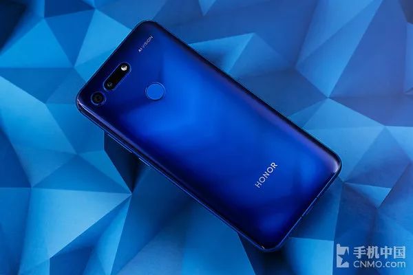 评测荣耀的拍照效果：从镜头到成像_荣耀手机的镜头是什么的_荣耀手机镜头往后翻的是哪一款