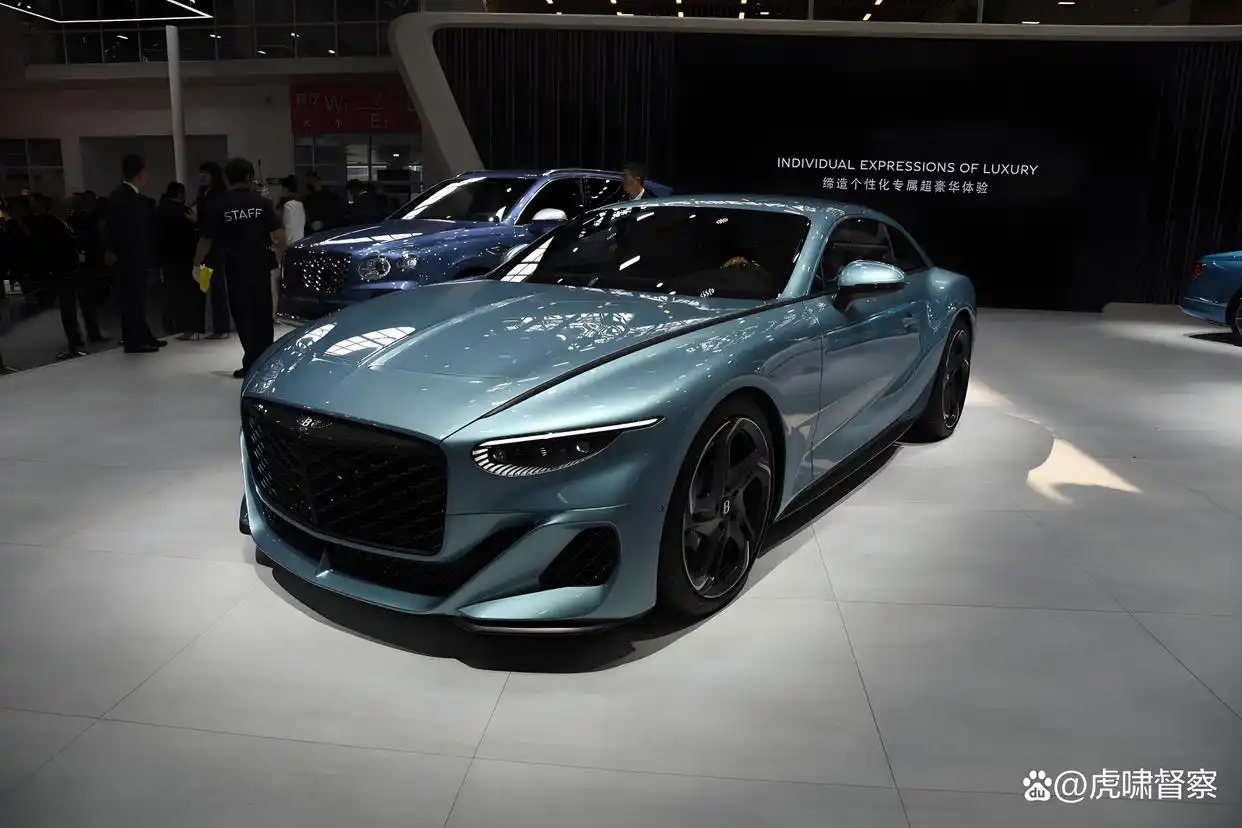 宾利豪华跑车_宾利豪华车队_宾利与运动性能：豪华中的速度狂欢