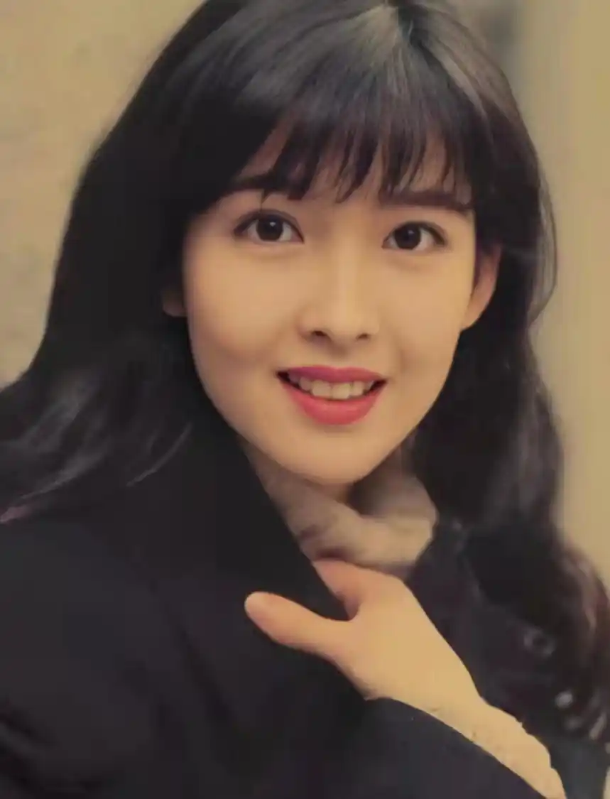 周慧敏的追求者_追求周慧敏的人很多吗_周慧敏的自我成长与精神追求