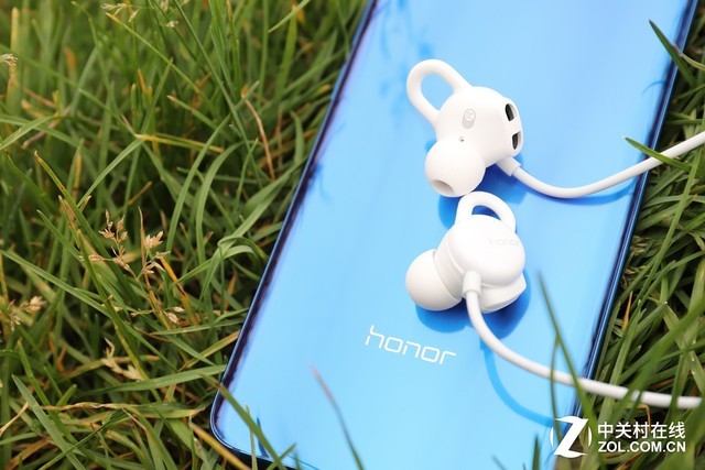 你的心情TA最懂 荣耀心晴耳机首发评测