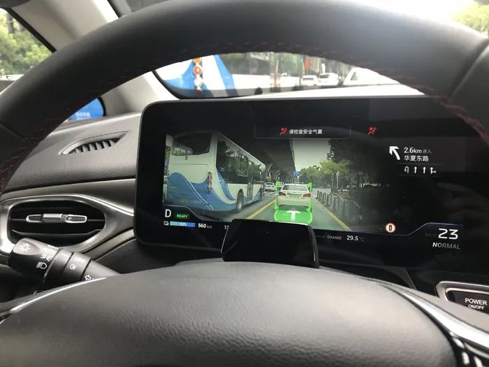 广汽埃安智能生态工厂_广汽智能汽车埃安_广汽埃安AION UT的智能化配置解析