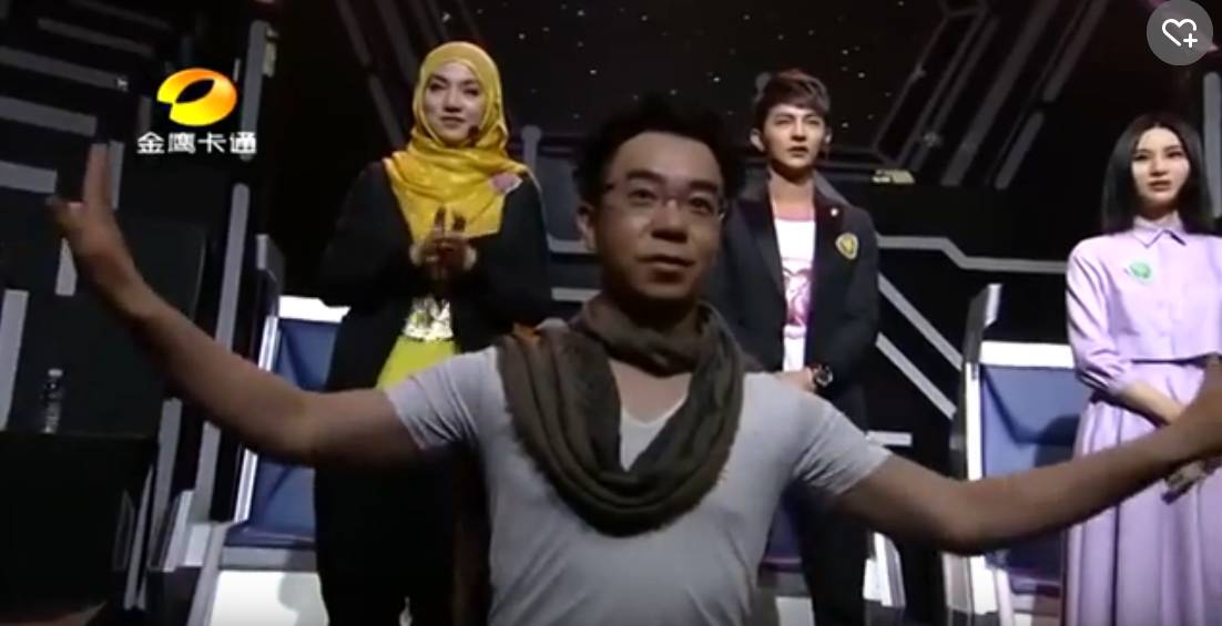 邓紫棋表演视频_邓紫棋舞台_邓紫棋在舞台上的精湛表演，打动现场每一个人