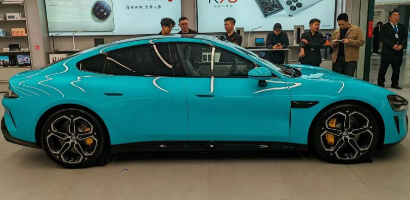 小米越野车速度极慢_小米超跑汽车_小米汽车SU7 Max的续航与加速比较