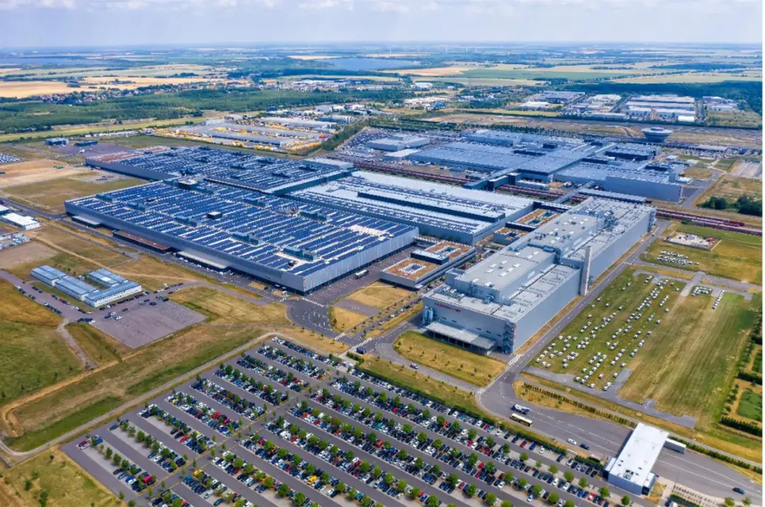 保时捷电动战略再爆猛料_保时捷电动车概念车_保时捷的未来：电动化与智能科技