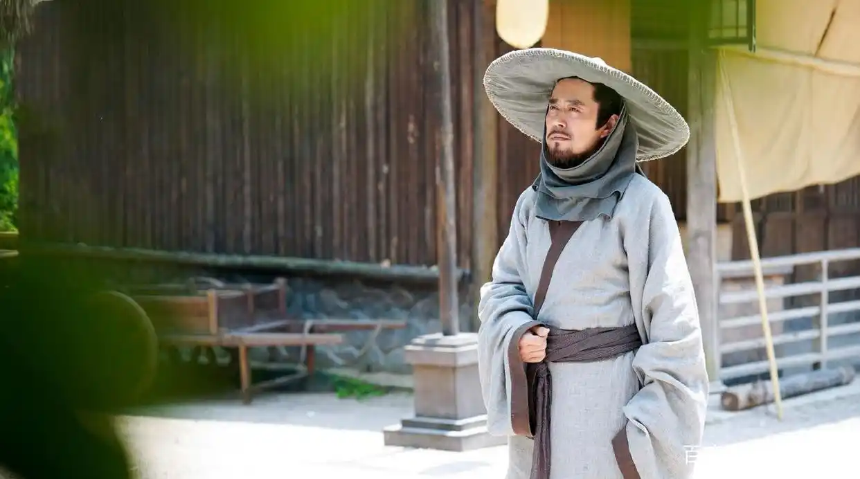 刘备的遭遇与风雨人生_刘备遇难的故事_刘备风雨遭遇人生的故事