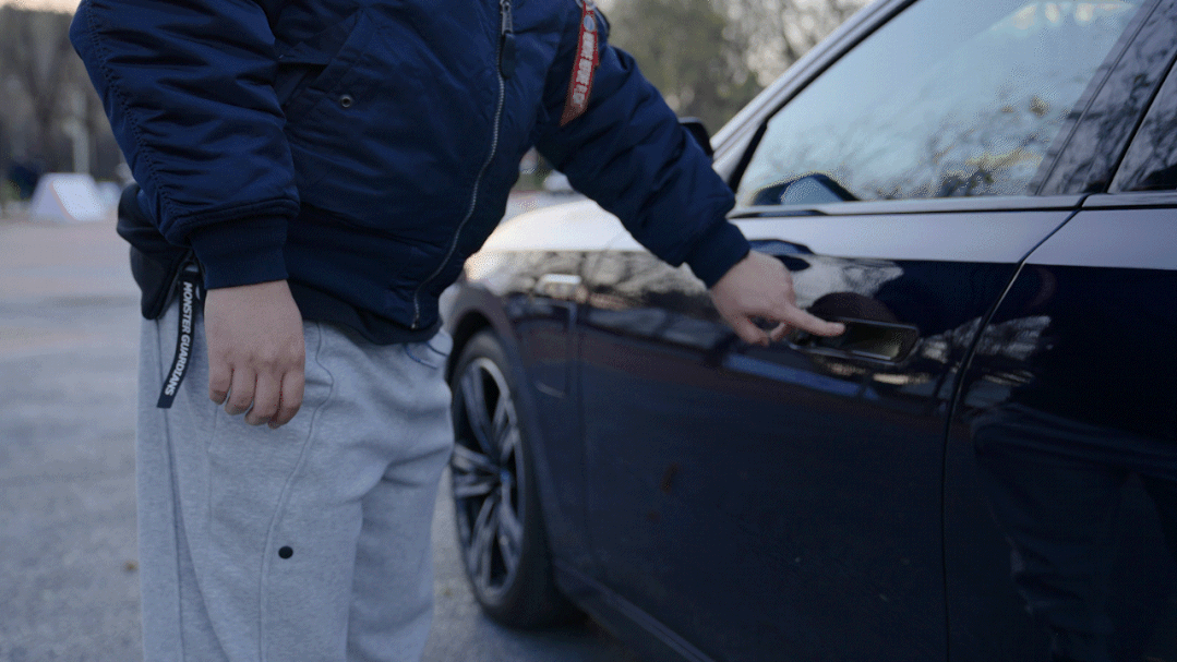 劳斯莱斯的车内氛围灯光系统_劳斯莱斯车灯效果_劳斯莱斯内饰氛围灯