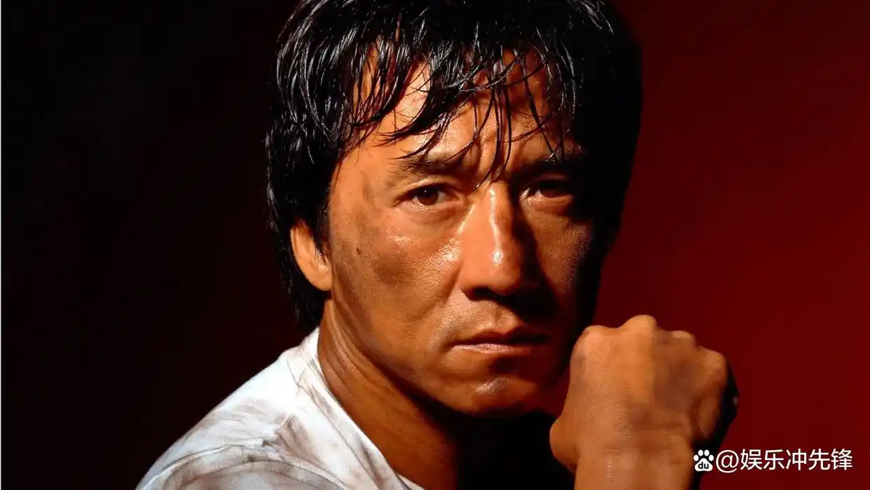 成龙与其他动作明星的比较_成龙明星动作比较好的是谁_成龙最佳动作设计